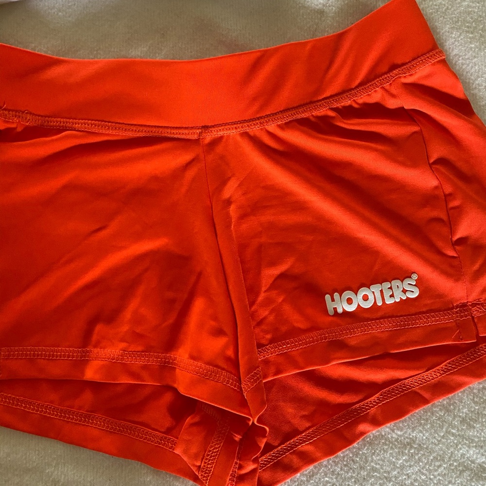 Hooters